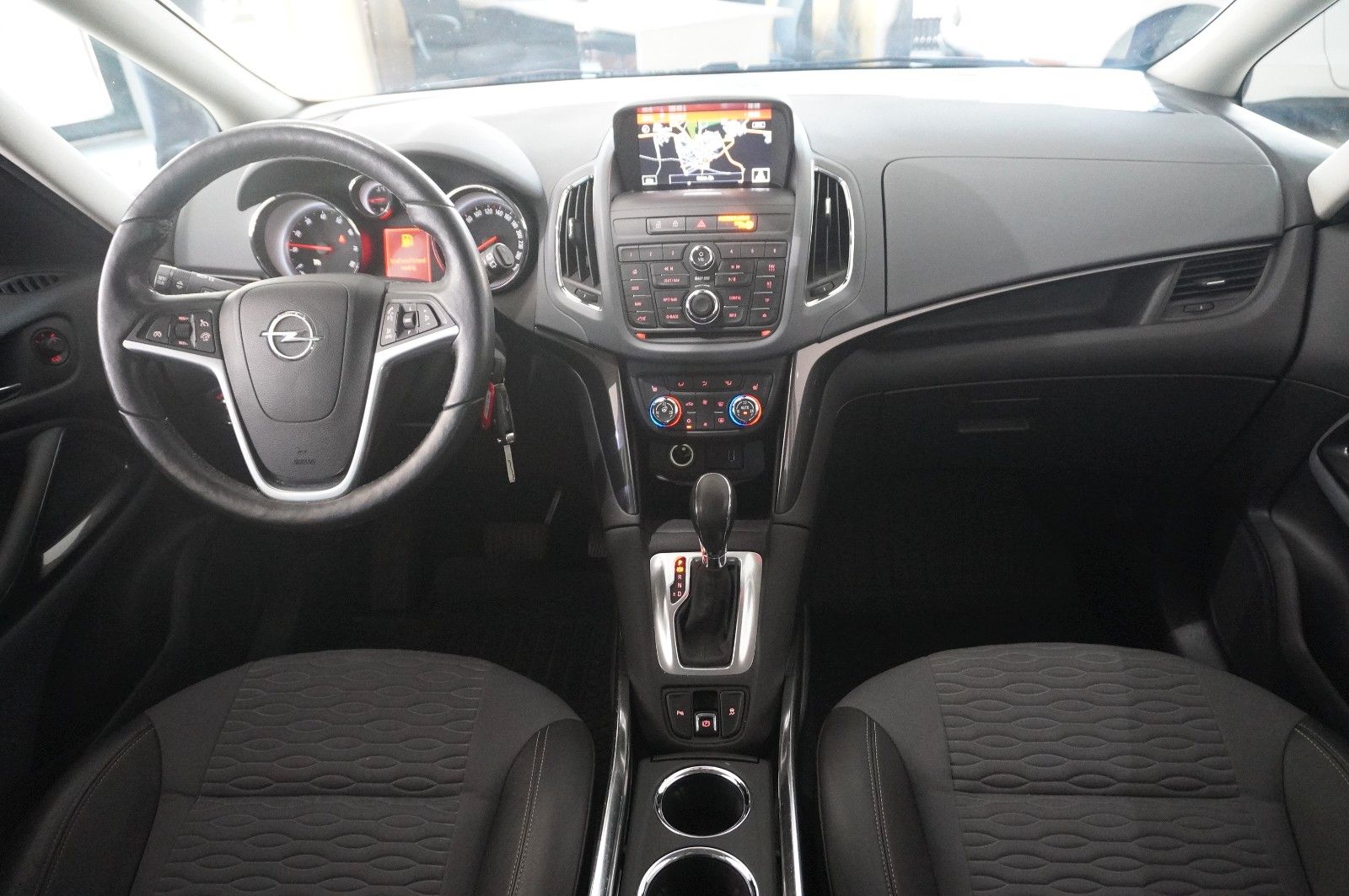 Fahrzeugabbildung Opel Zafira C Tourer 1.6T INNOV. 7-SITZ NAVI/SHZ/AHK