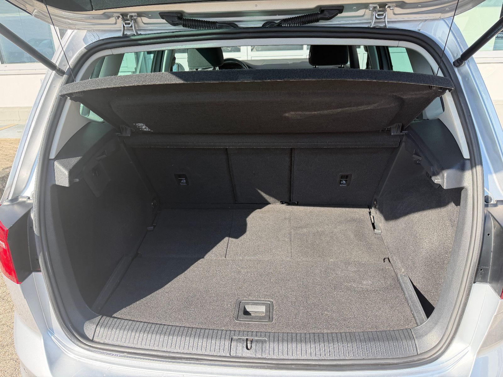 Fahrzeugabbildung Volkswagen Golf Sportsvan VII Lounge /AUTOMATIK/ACC/SHZ/