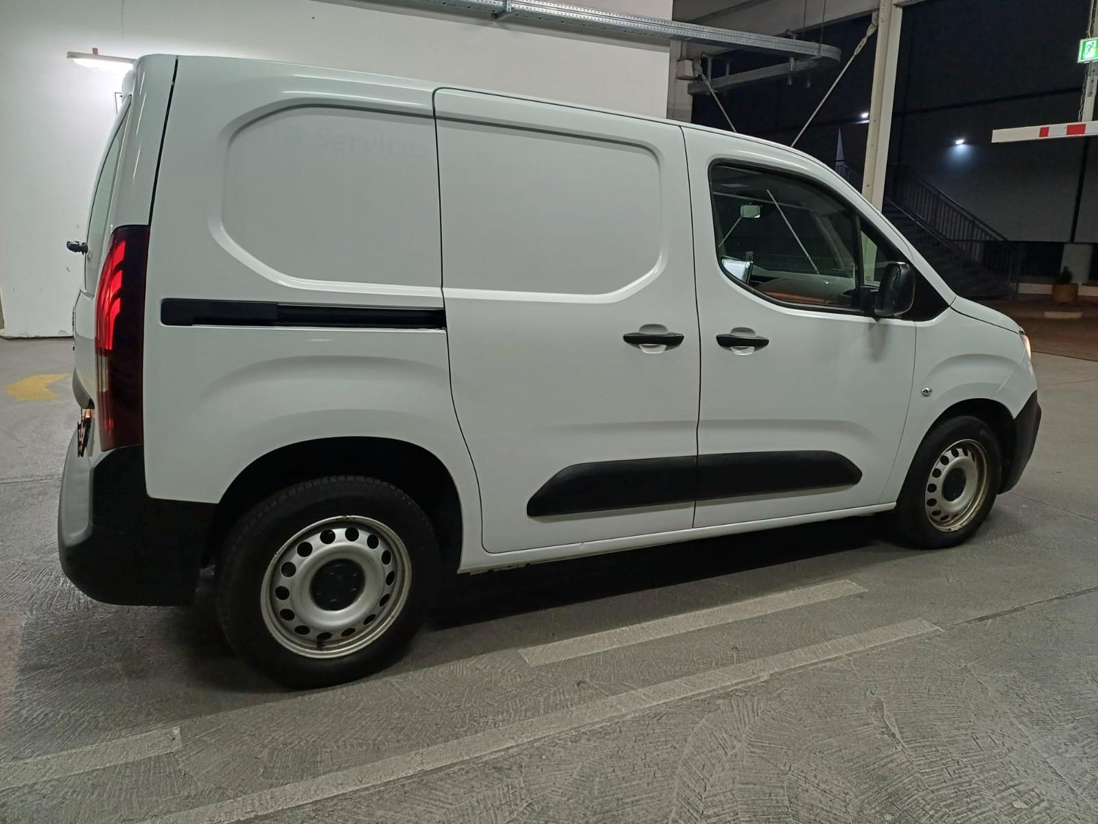 Peugeot Partner Premium L1 Klima*Navi*PDC*Tempomat*SHZ*