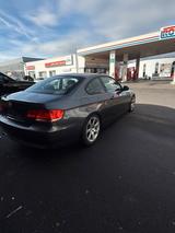 BMW E92 320i  2Hand  140.000 km  neue TÜV - BMW 320 aus 2007: Coupe