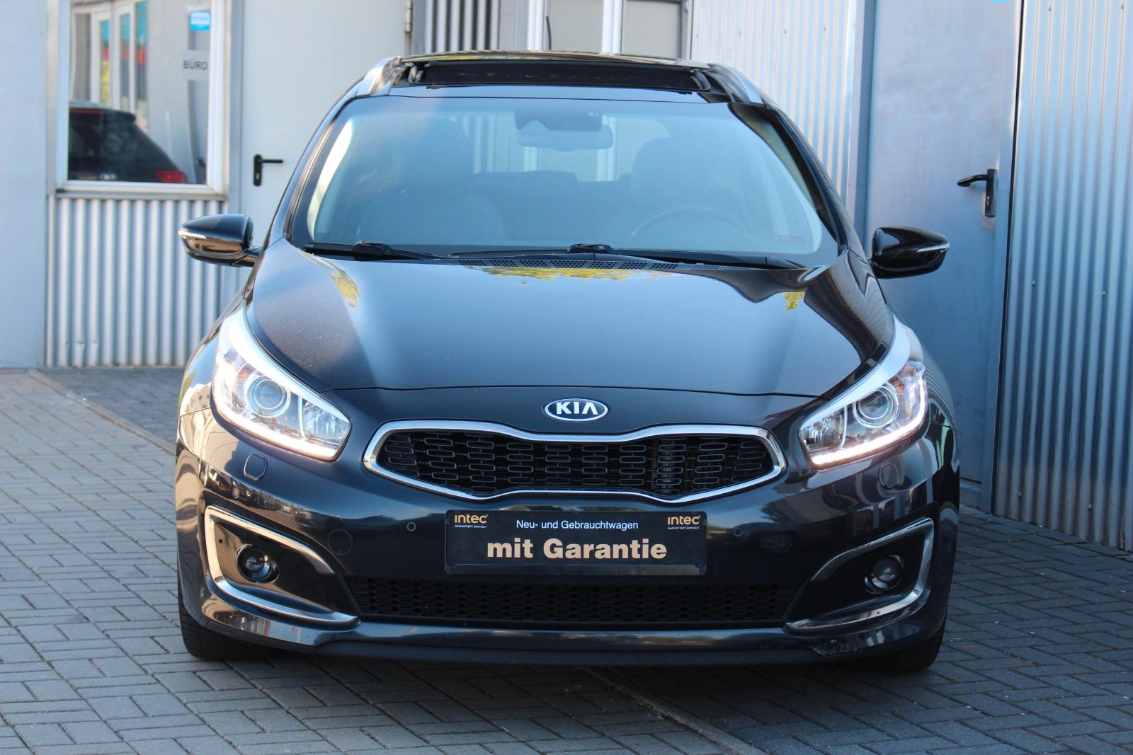 Kia Ceed Sportswagon Platinum Edition Auto.+Navi+Pan