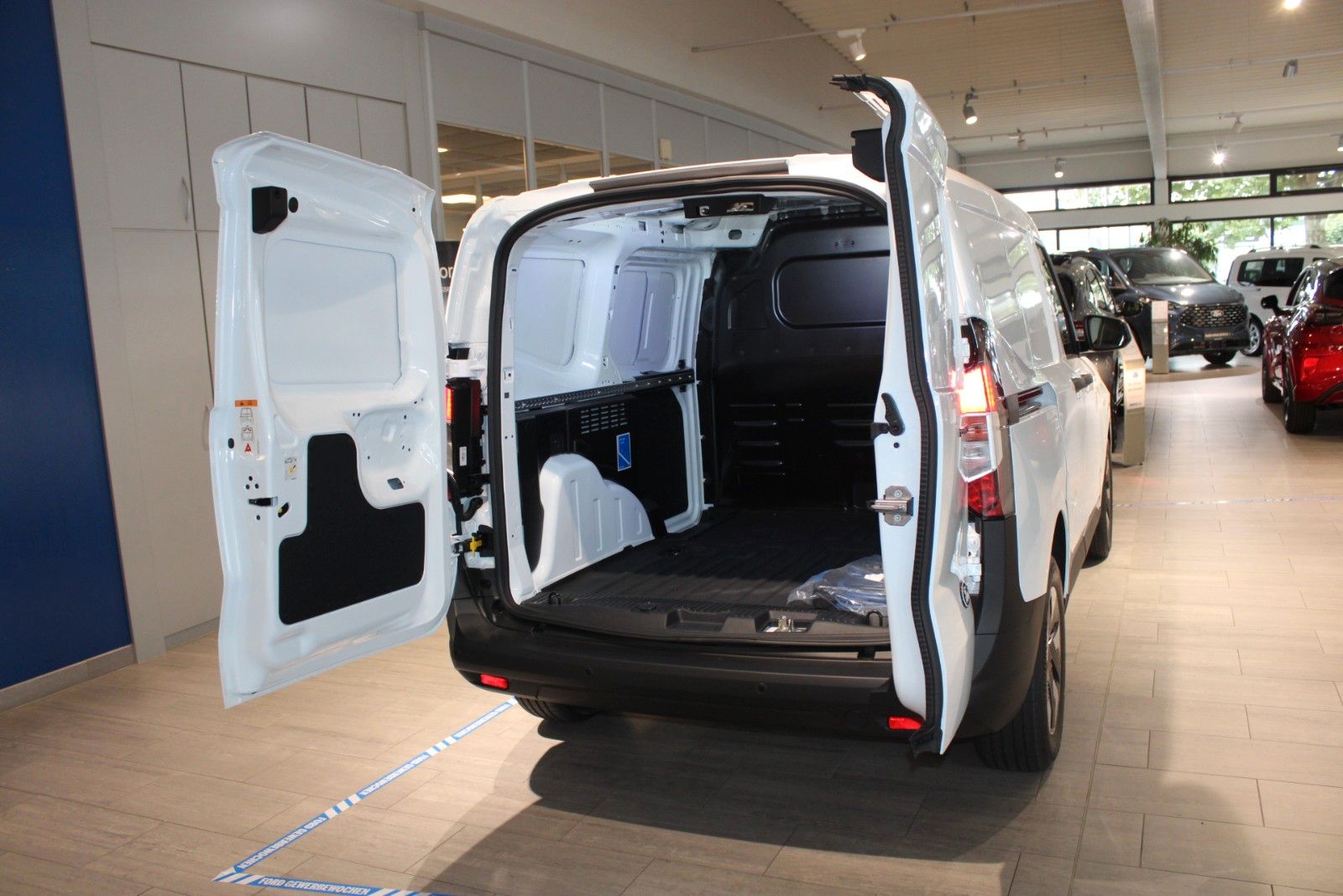 Fahrzeugabbildung Ford Transit Courier 46 kWh Elektromotor Trend SOFORT