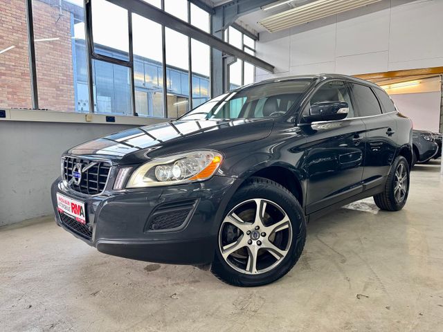 Volvo XC60 Summum AWD 2.4 Diesel+LEDER+KAMERA+PANO+SHZ