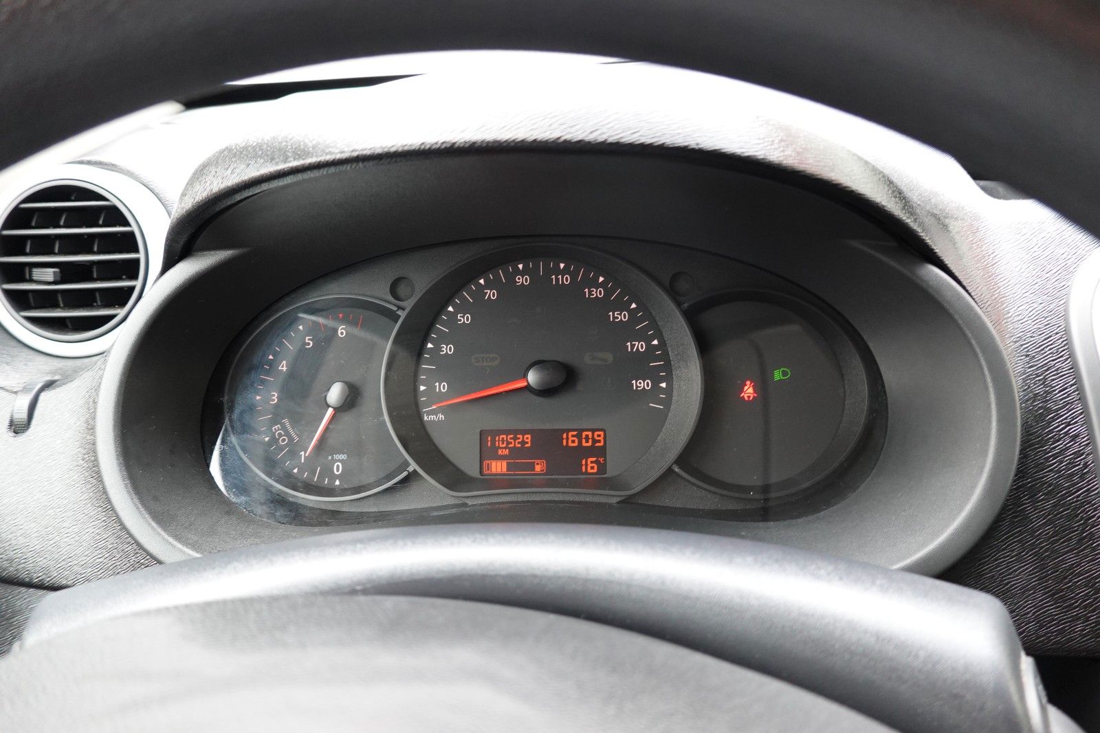 Fahrzeugabbildung Renault Kangoo sehr gepflegt