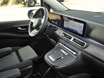 Mercedes V 220 - 8