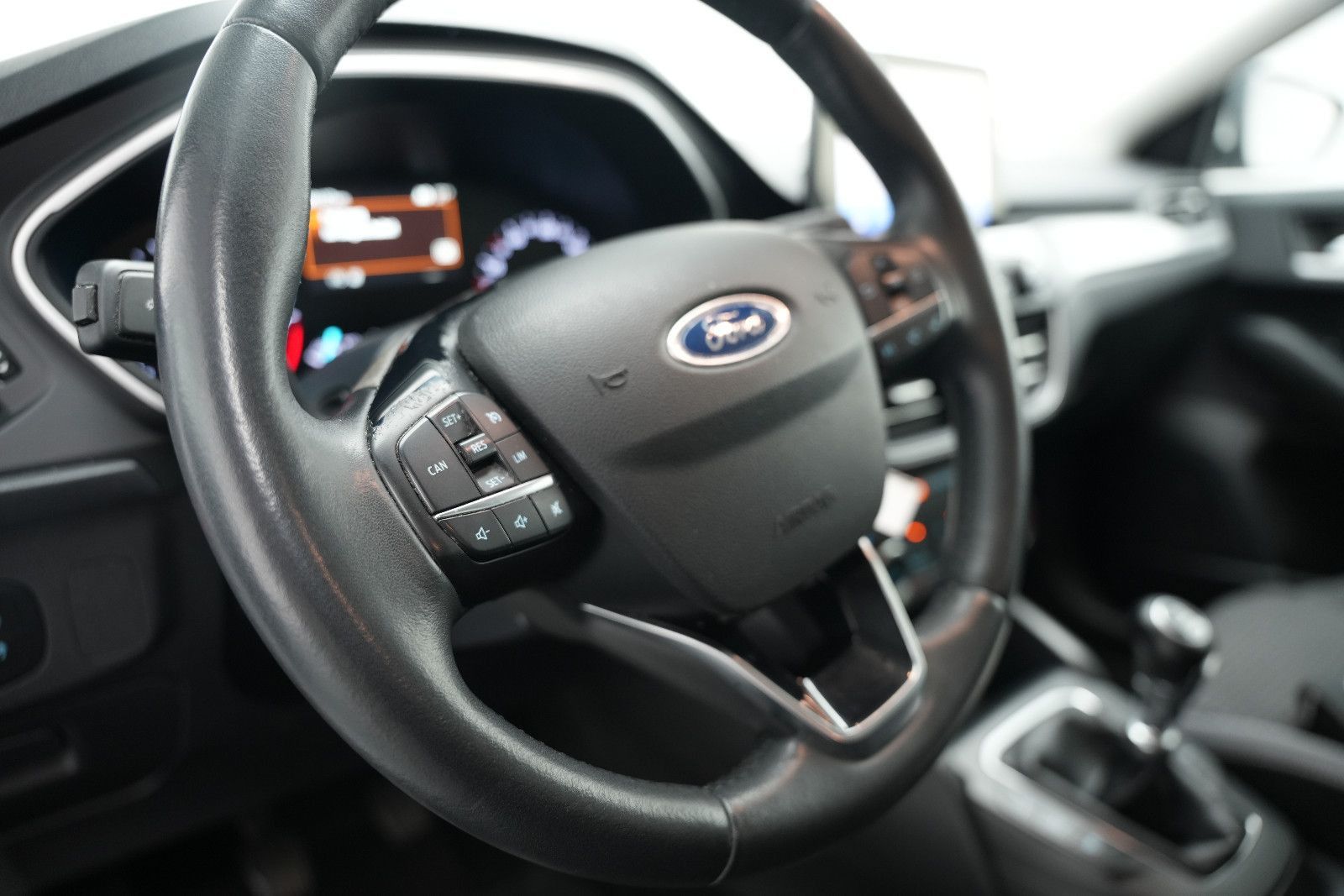 Fahrzeugabbildung Ford Focus Turnier Cool & Connect *Navi*SHZ*Klima*PDC