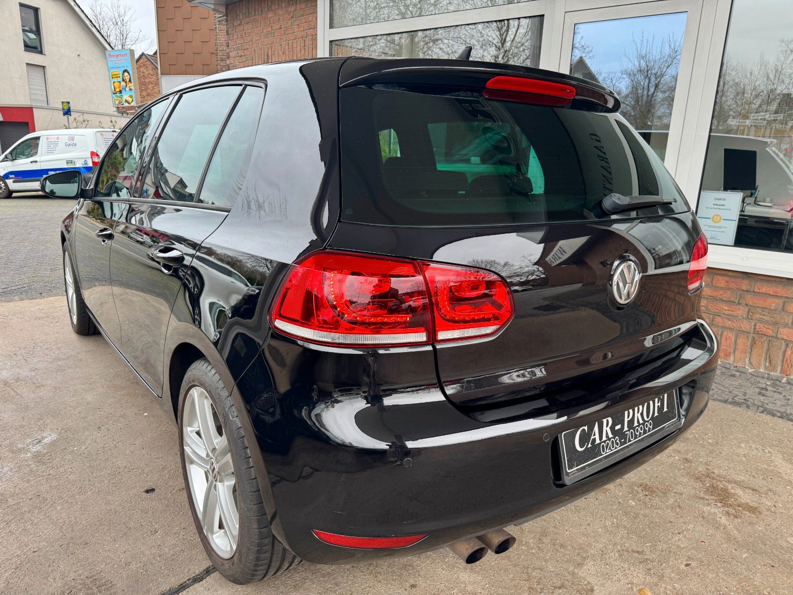 Fahrzeugabbildung Volkswagen Golf VI R-line DSG Klimaaut./PDC/Bluetooth