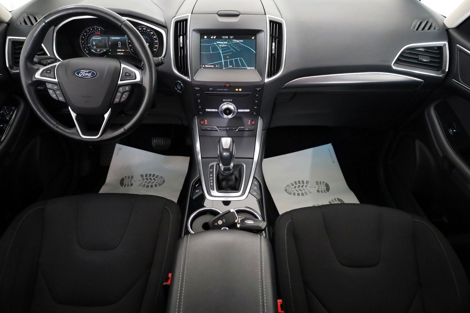 Fahrzeugabbildung Ford S-MAX Titanium 7 Si,Navi,LED,SH,PDC,Kamera,AHK