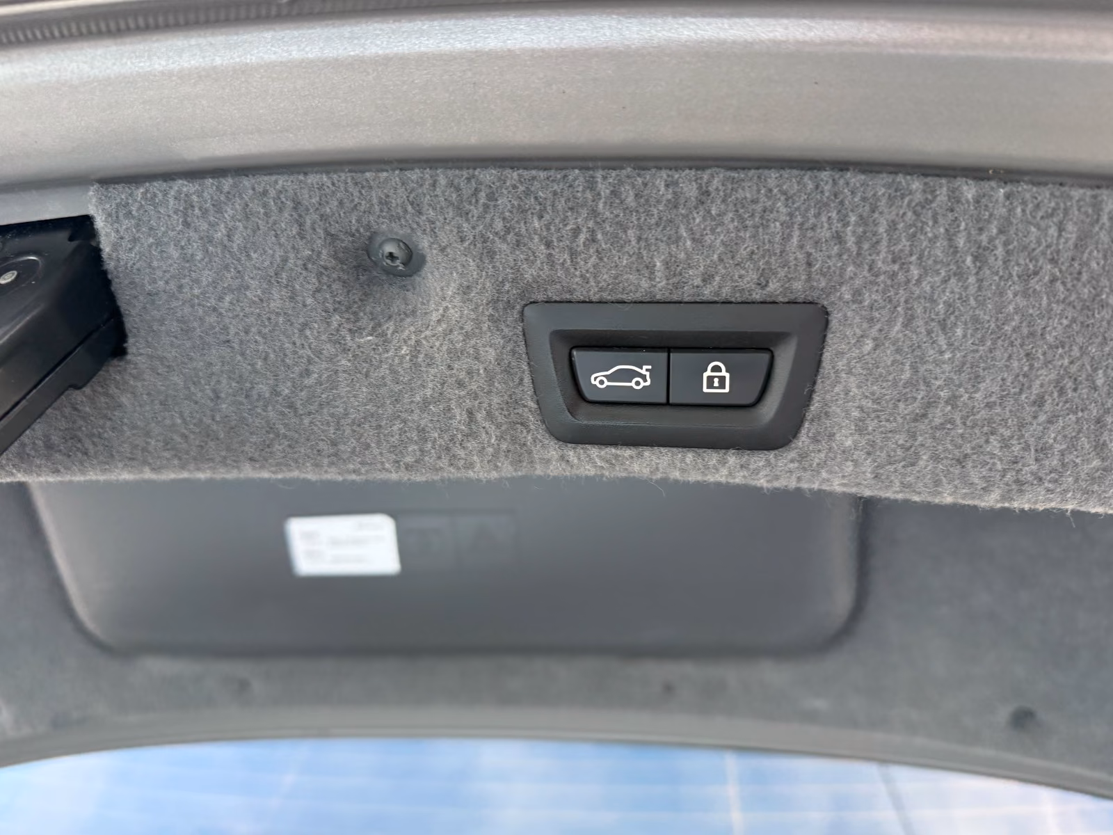 BMW 740i | 326 ch | BVA | Affichage tête haute | Régulateur adaptatif | Sièges ventilés/massants | Chauffage auxiliaire | TV / divertissement arrière