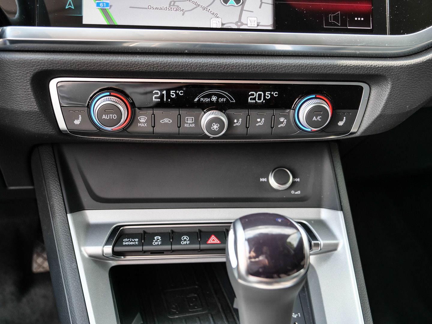 Audi Q3 Sportback 35 TFSI Black AHK LED NAVI Sitzh. A foto 19