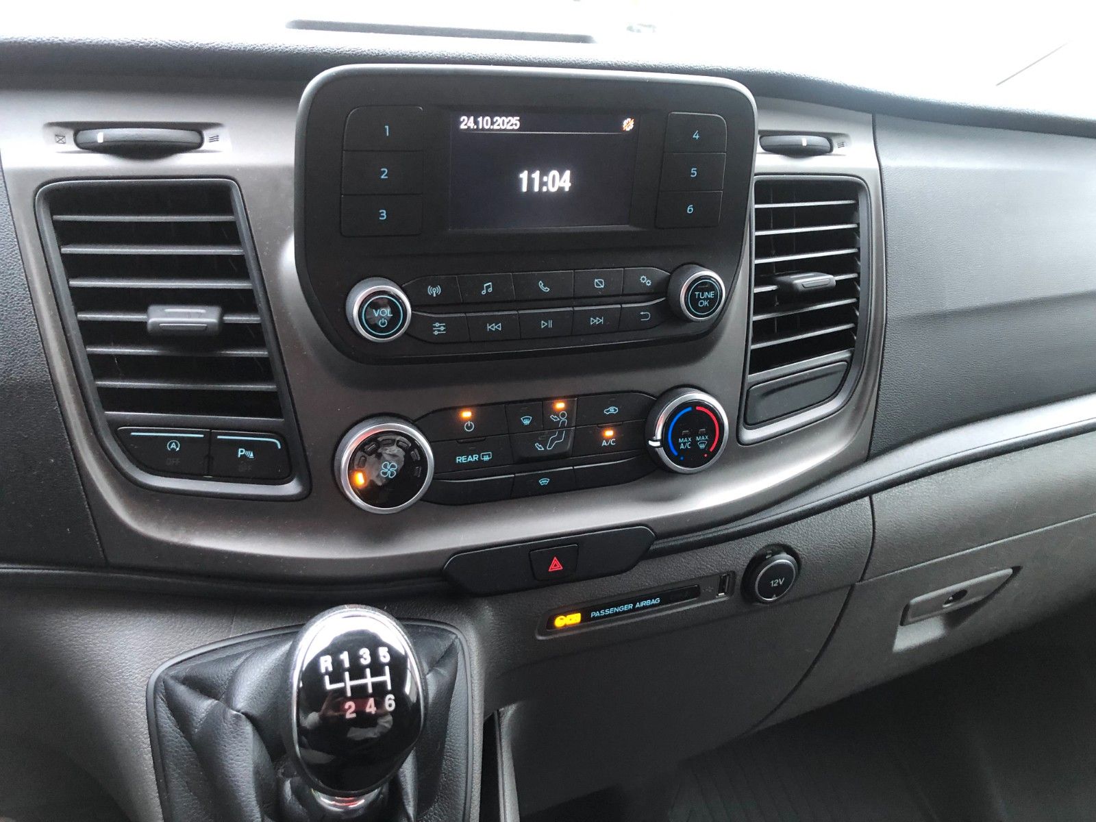 Fahrzeugabbildung Ford Tourneo Custom Kombi Trend 9 Sitzer/wenig KM