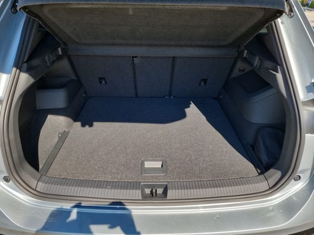 Fahrzeugabbildung Volkswagen Tiguan 1,5 eTSI DSG R-LINE BLACK STYLE NAVI MATR