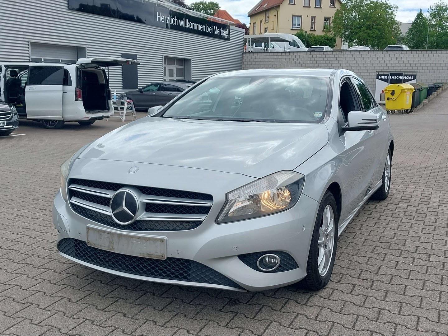 Mercedes-Benz A 180 CDI BlueEfficiency Automatik Teilleder Nav