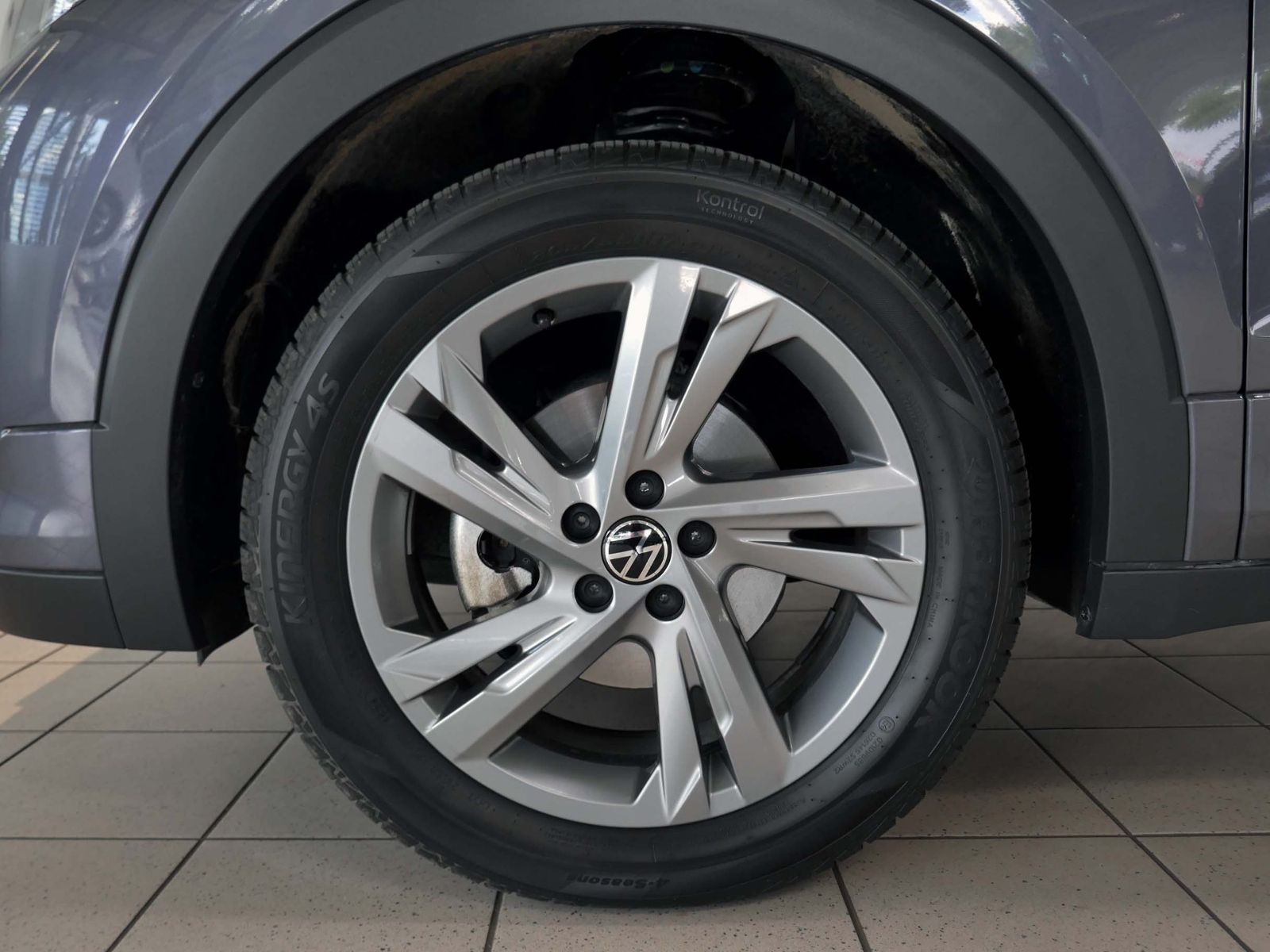 Fahrzeugabbildung Volkswagen T-Cross R-Line 1.0 TSI | LED RFK ACC Navi