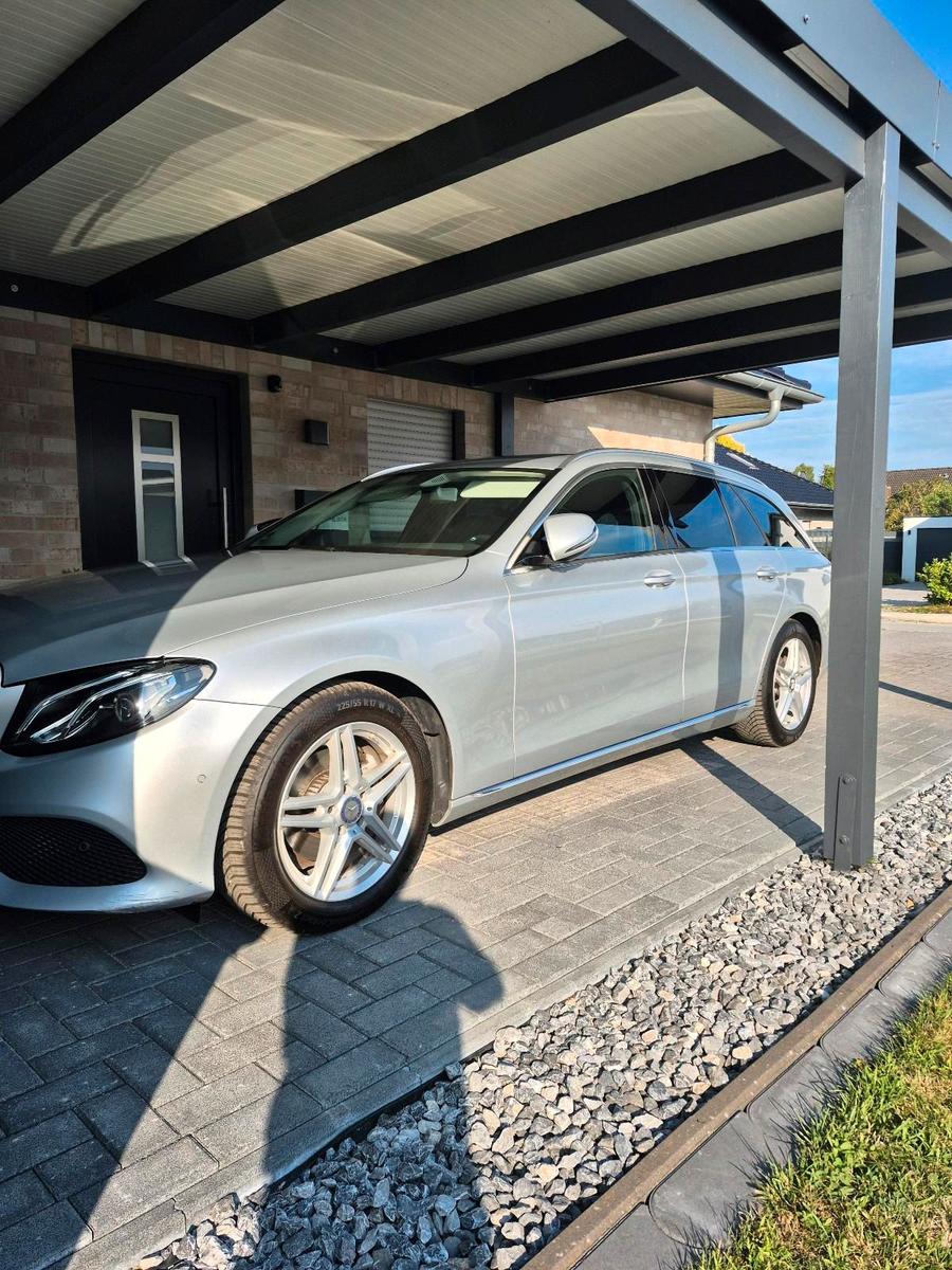 Mercedes-Benz E 220