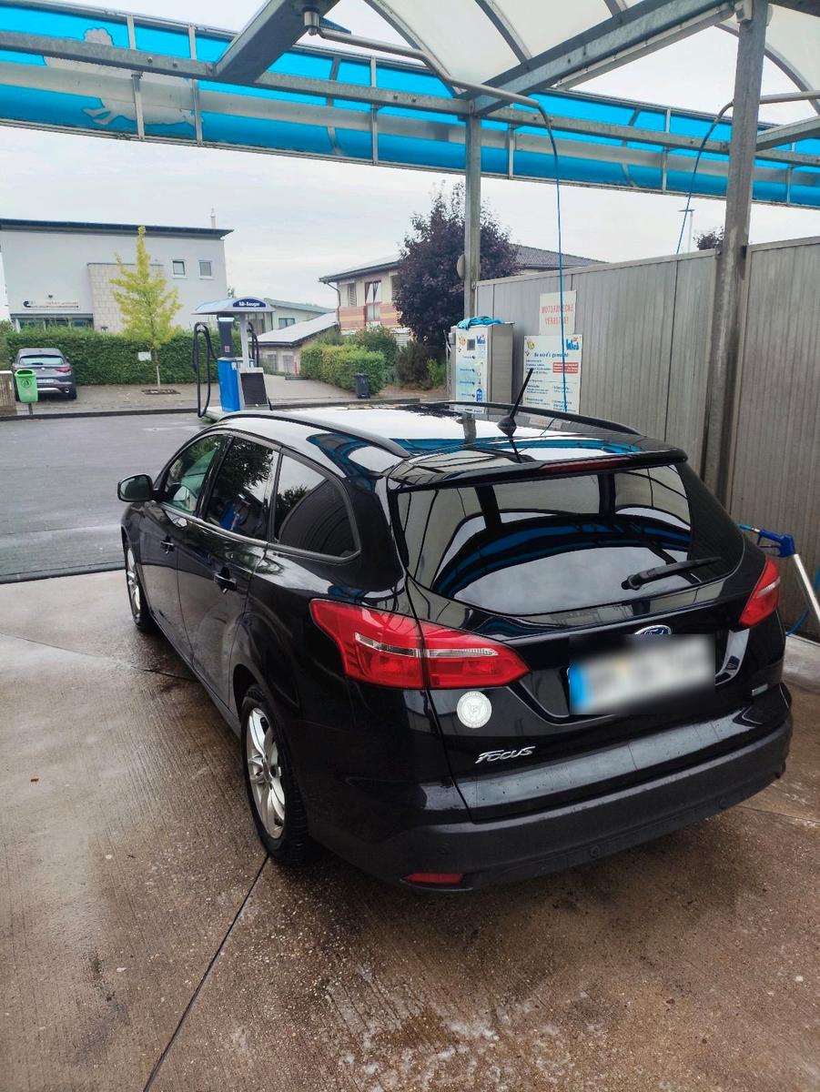Ford Focus 2015 — rear view