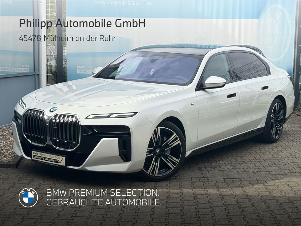 BMW 740d xDrive M Sport PanoSky B&W AHK St-Hzg 21"