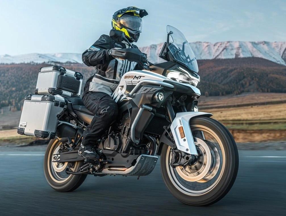 CFMOTO 800MT-ES