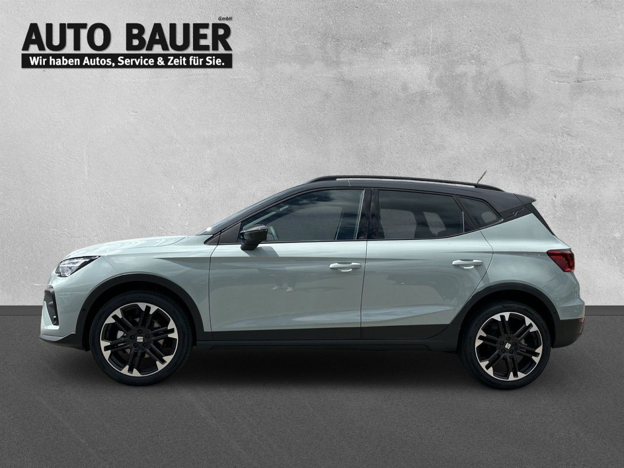 Fahrzeugabbildung SEAT Arona FR Black Edition 1.5 TSI 150 PS DSG - mit KI generiert/bearbeitet