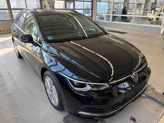 Fahrzeugabbildung Volkswagen Golf VIII Variant 1.5eTSI DSG Style HEADUP+IQ-LI