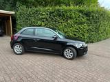Audi A1 1.6 TDI 66kW Attraction AHK, 8-fach bereift - Audi A1 Attraction mit Diesel-Antrieb