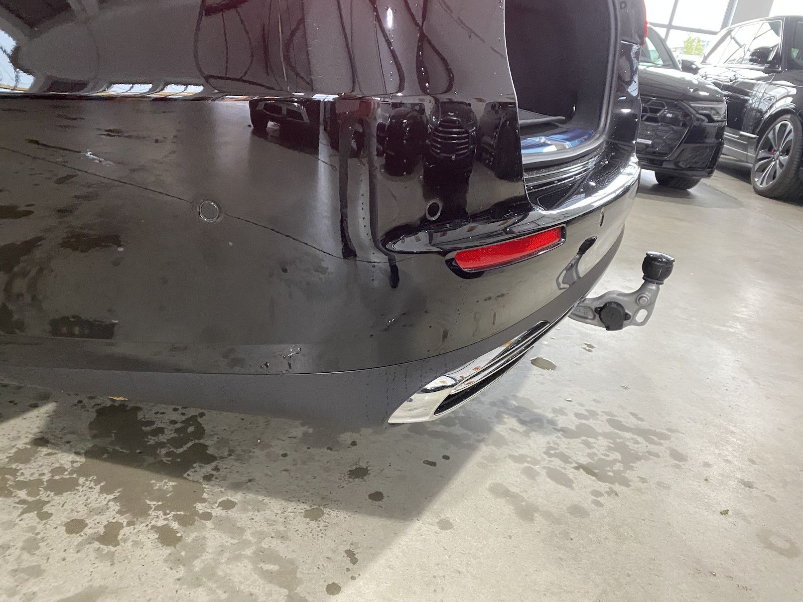 Fahrzeugabbildung Mercedes-Benz E 220 d T 4M Exclusiv/HYPER/PANO/Leder/Pano/DIS/