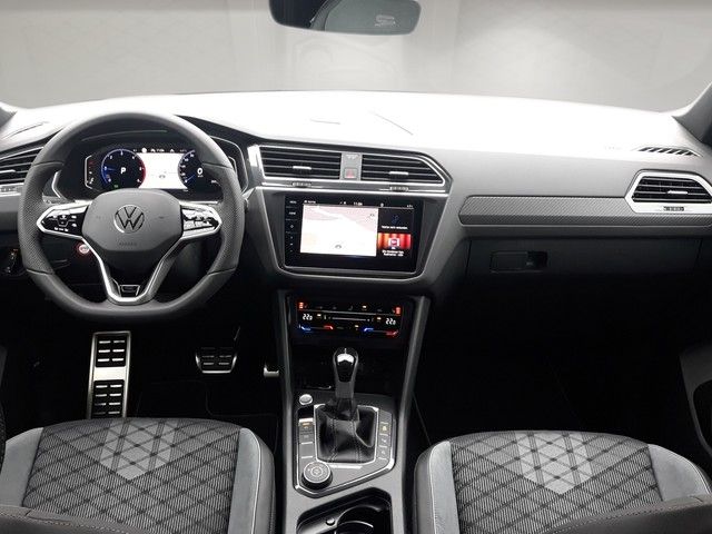 Fahrzeugabbildung Volkswagen Tiguan 2.0TDI DSG 4M R-Line PANO+AHK+STDHZ+++