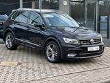 Volkswagen Tiguan Highline BMT LED 4Motion AHK R-LINE - Volkswagen Tiguan in Karlsruhe