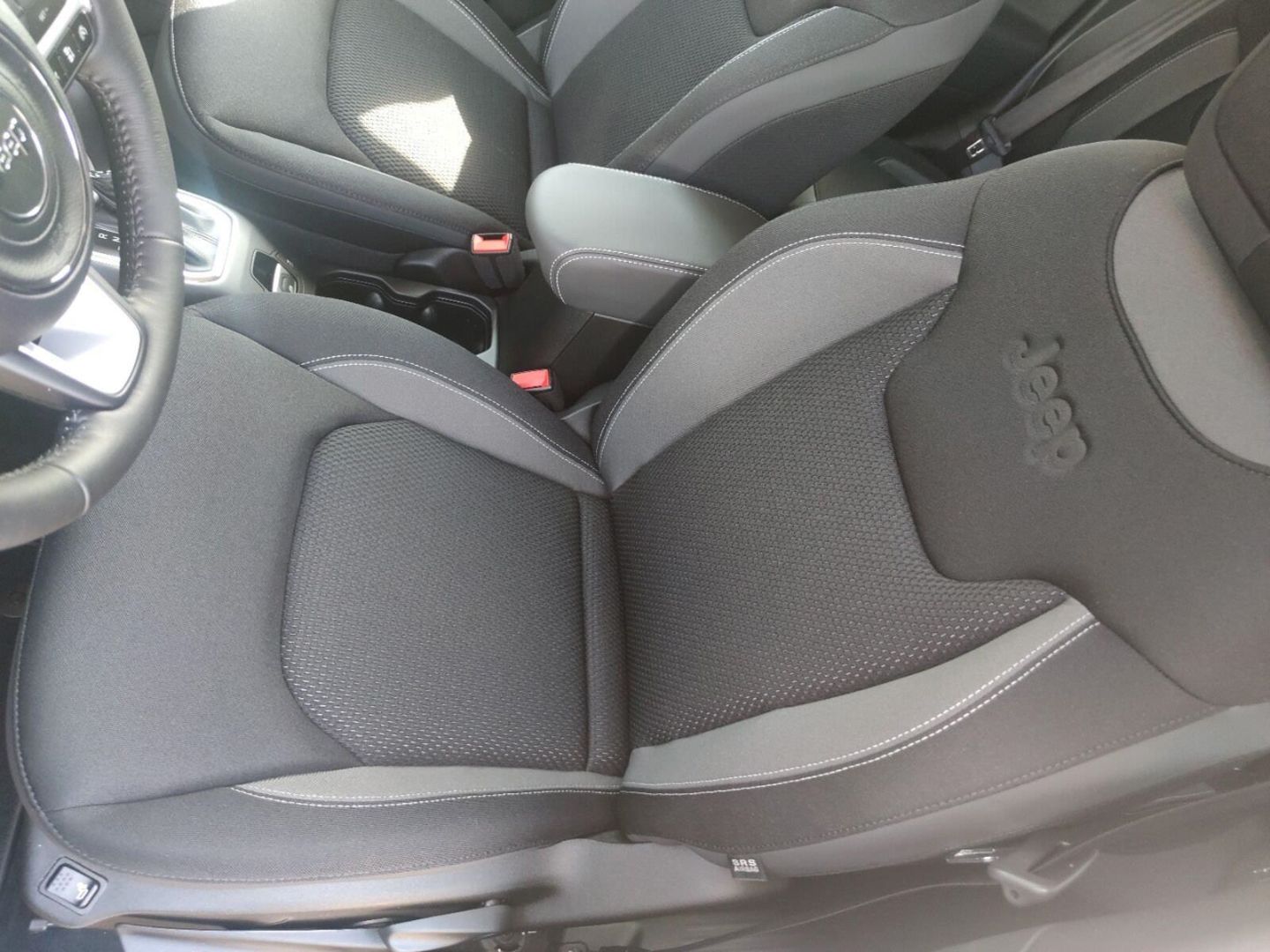 Fahrzeugabbildung Jeep Renegade 1.5 MHEV Limited+NAVI Komfort+ LED Pake