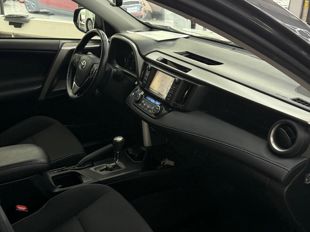 Toyota RAV4 2.5 Hybrid Team D, 1.Hd., LED, Navi, Kamera