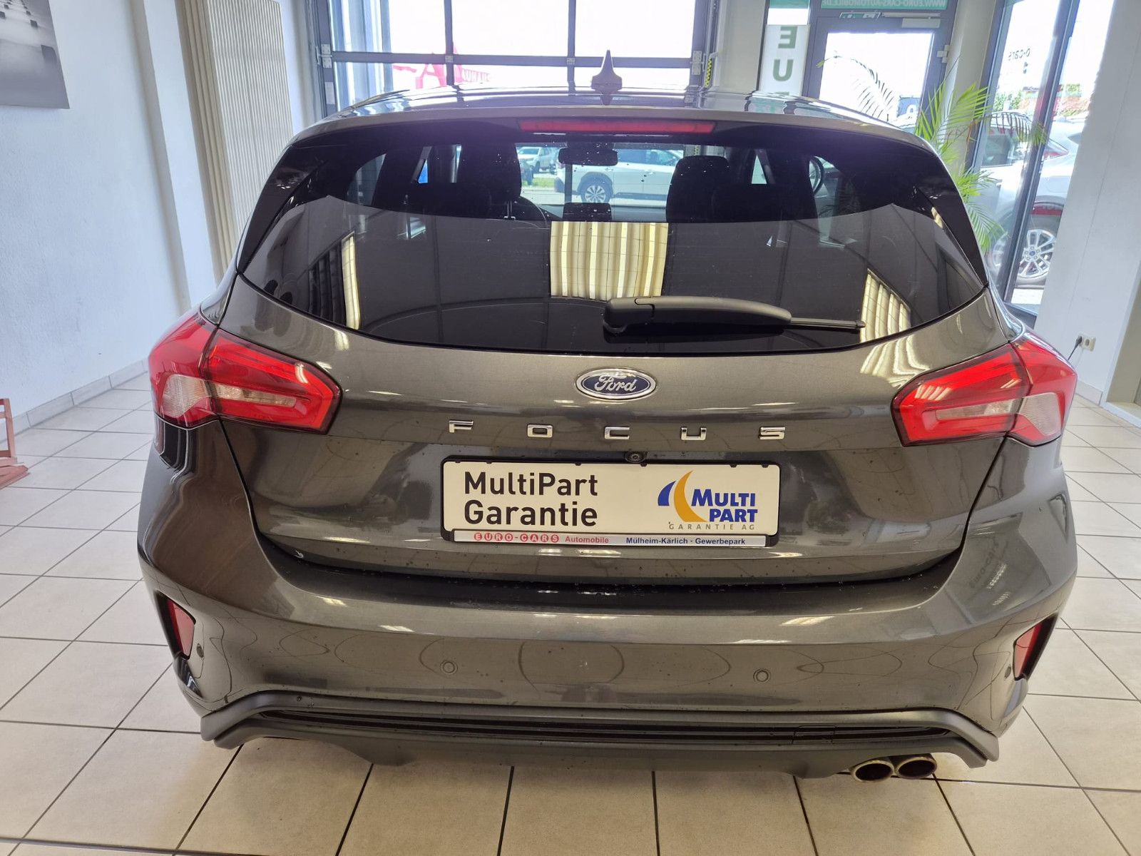 Fahrzeugabbildung Ford Focus Lim. ST-Line / NAVI / KAMERA /1. Hand
