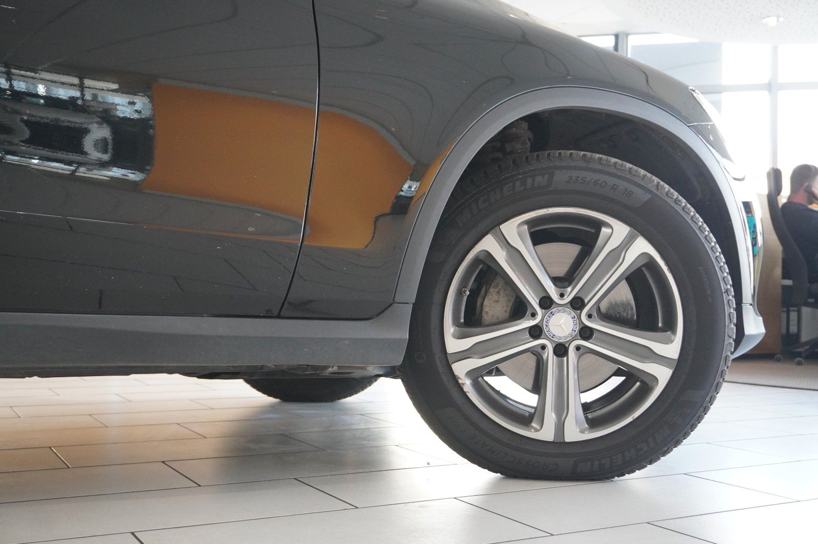 Fahrzeugabbildung Mercedes-Benz GLC 220D EXCLUSIVE 4-MATIC NAVI/LED/SHZ/TEMP/AHK
