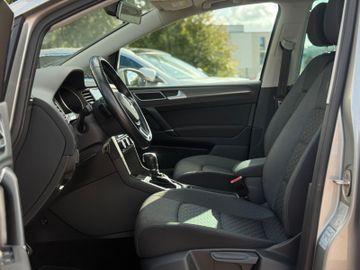 Volkswagen Golf - 10