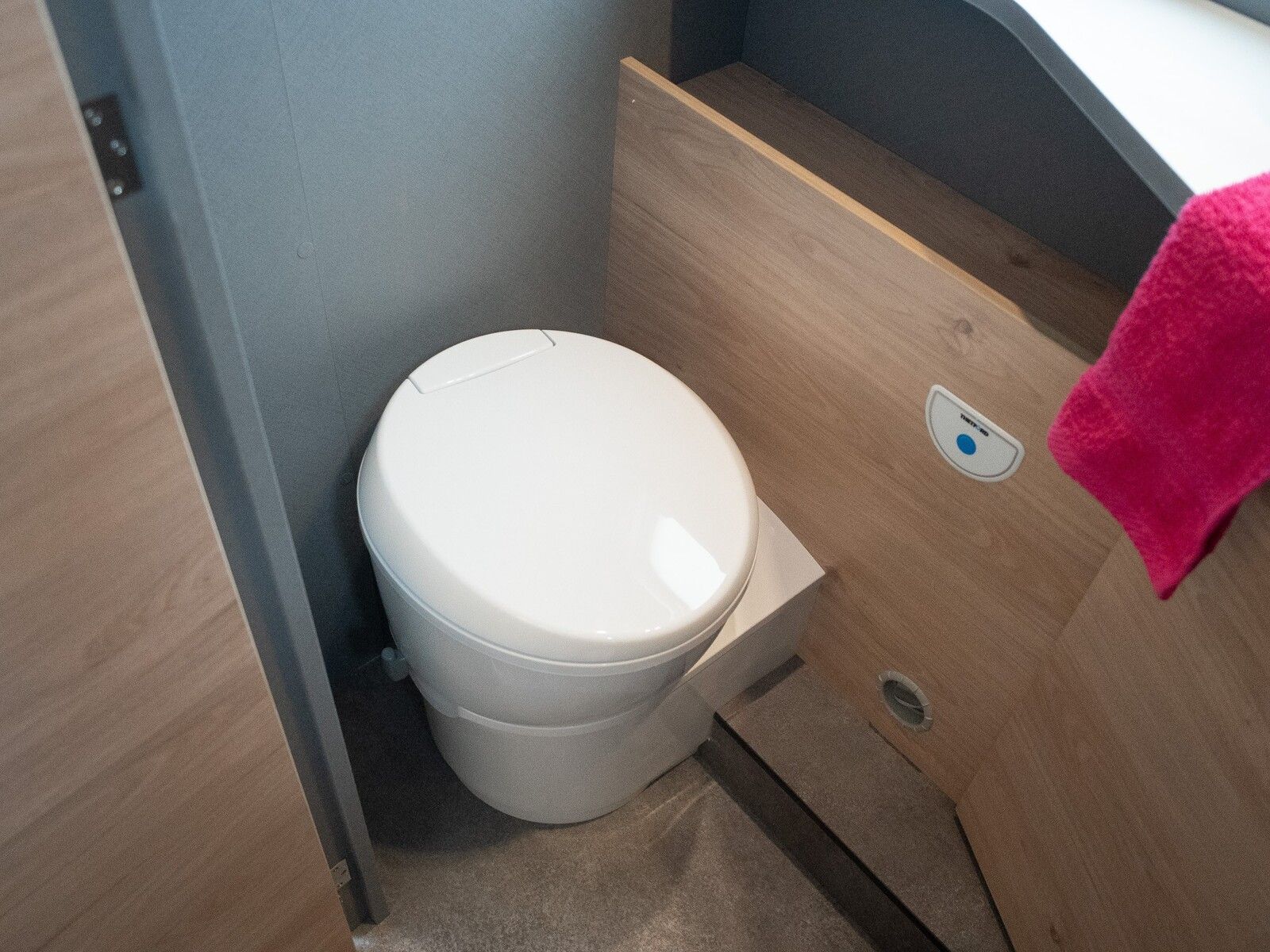 Fahrzeugabbildung Dethleffs Just Camp Active T 7052 EB Automatik*Hubbett