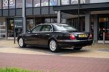 Jaguar XJ 4.2 (X350) Super V8 - schwarze Jaguar XJ