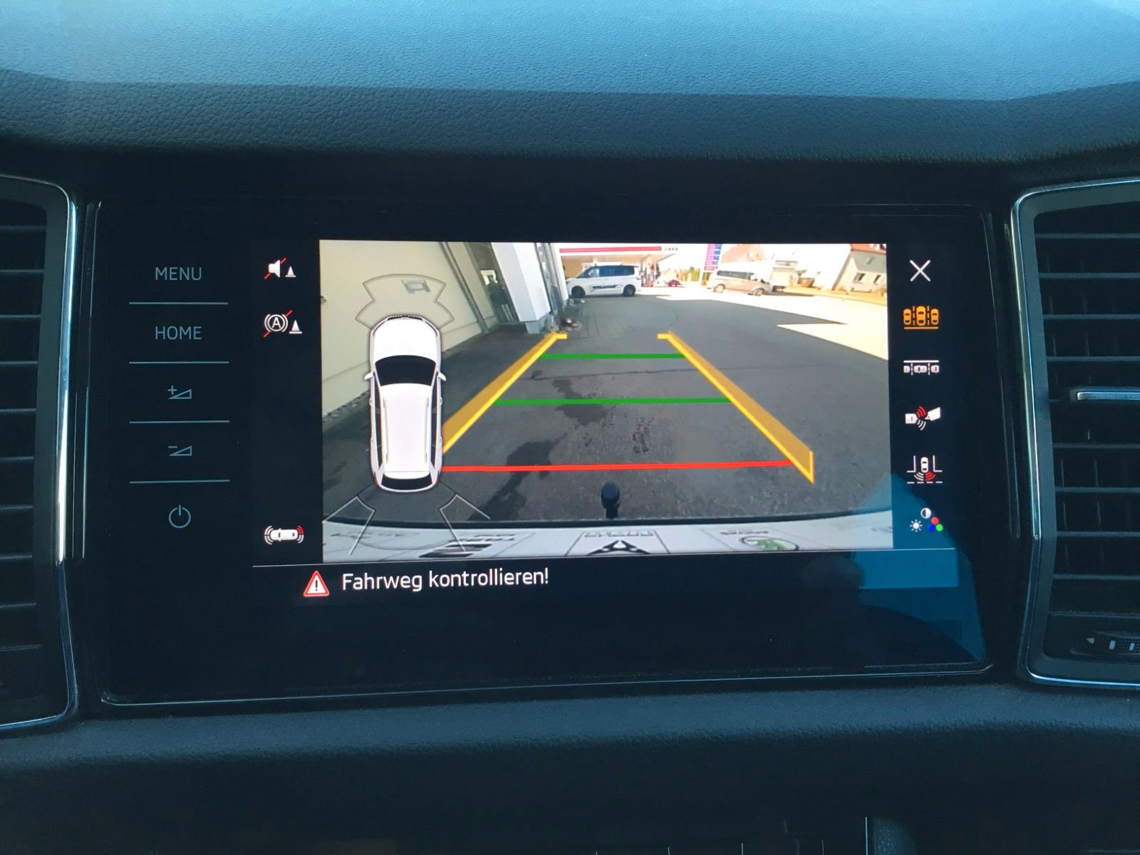 Fahrzeugabbildung SKODA Kodiaq 2.0 TDI DSG SOLEIL+Standh.+Leder+AHK