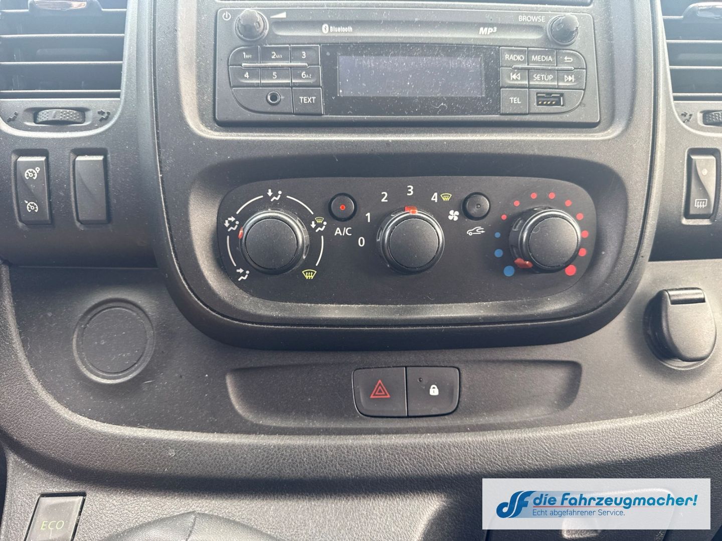 Fahrzeugabbildung Opel Vivaro B Kombi 9Si. L1H1 2,7t *2671 *EXPORT