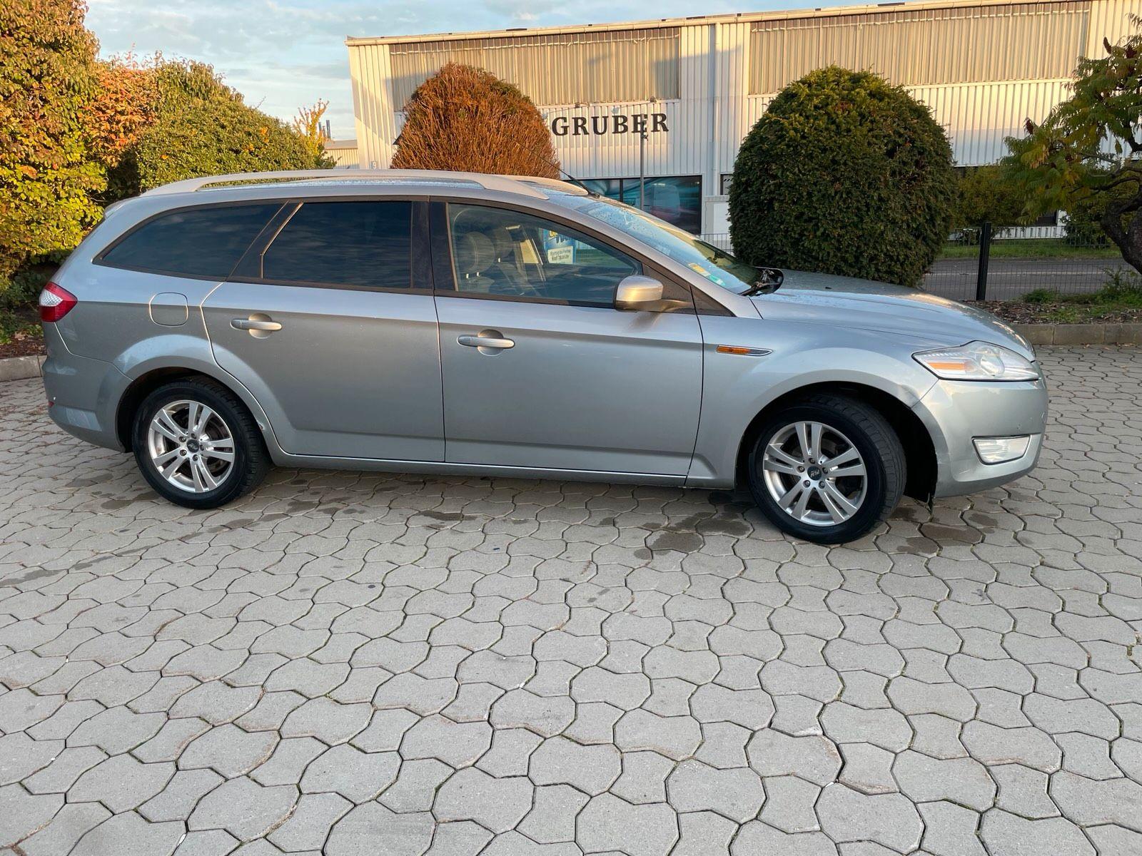 Ford Mondeo 2010 — interior