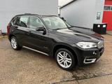 BMW X5 xDrive 30 d VOLL Lederpaket AHK NAVI - BMW X5 Gebrauchtwagen in Leipzig
