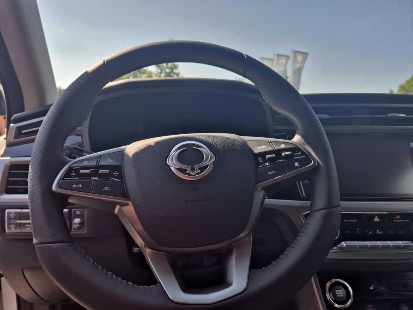 Fahrzeugabbildung KGM Korando 1.5 HUD Navi LED ACC CarPlay SHZ.
