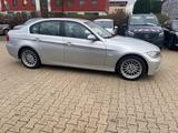 BMW 330i e90 1 Hand - gebrauchte BMW 330 aus dem Jahr 2005