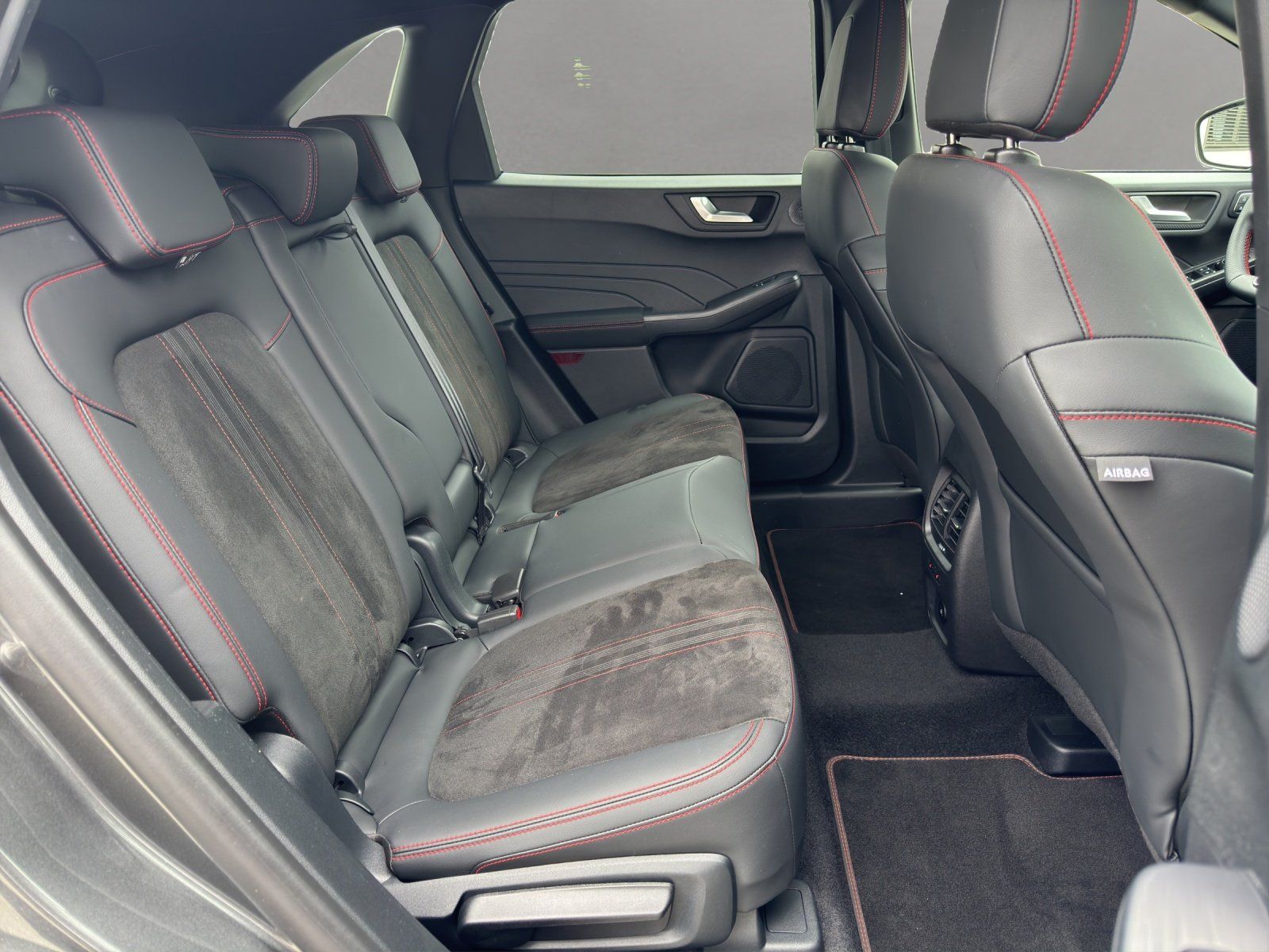 Fahrzeugabbildung Ford Kuga 2.5 FHEV ST-Line X AWD Aut./AHK/ACC/KAMERA/