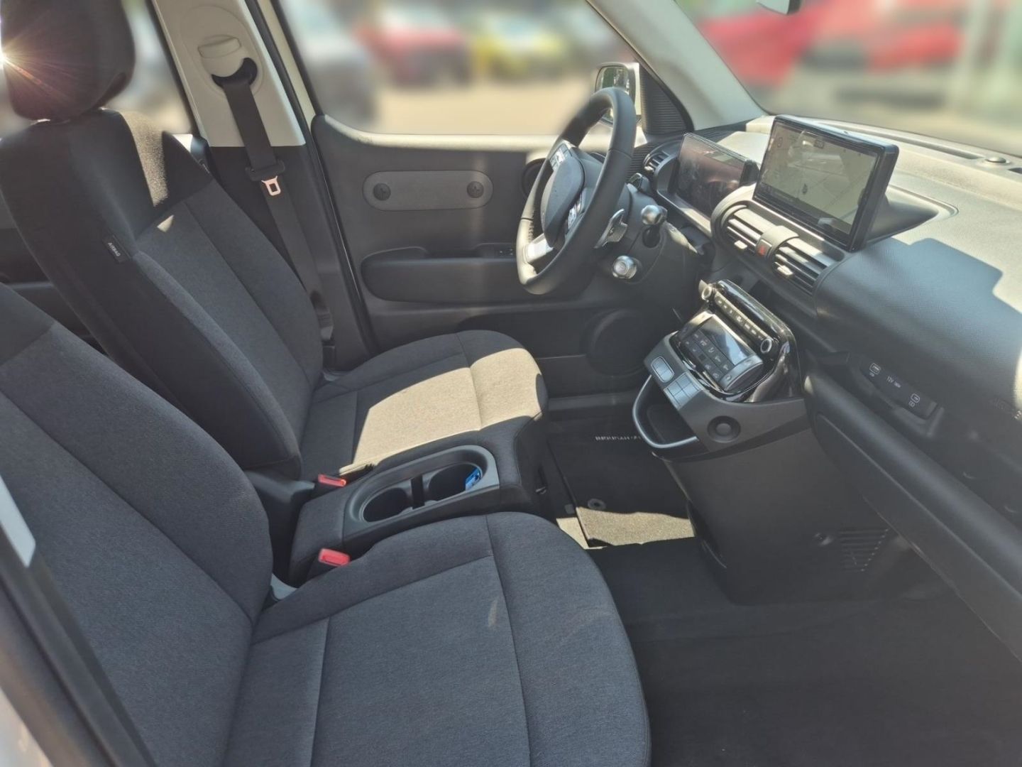Fahrzeugabbildung Hyundai INSTER Elektro 71 kW FWD Select Navi ACC Apple C