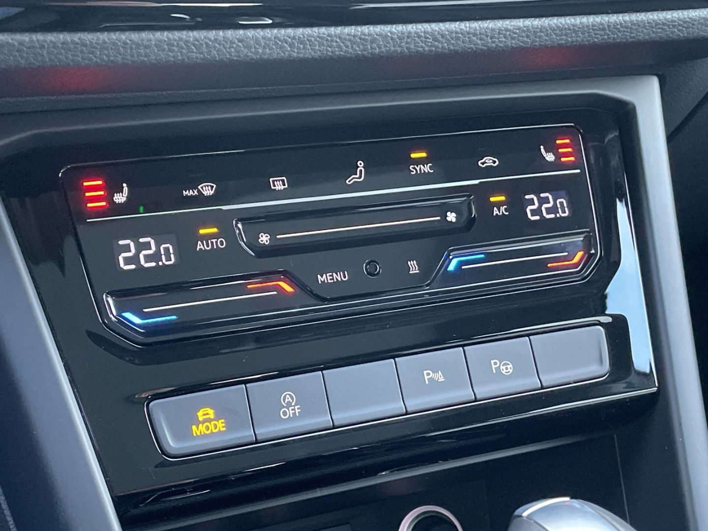 Touran 1.5 TSI DSG Highline Pano/AHK/Standhz/CAM