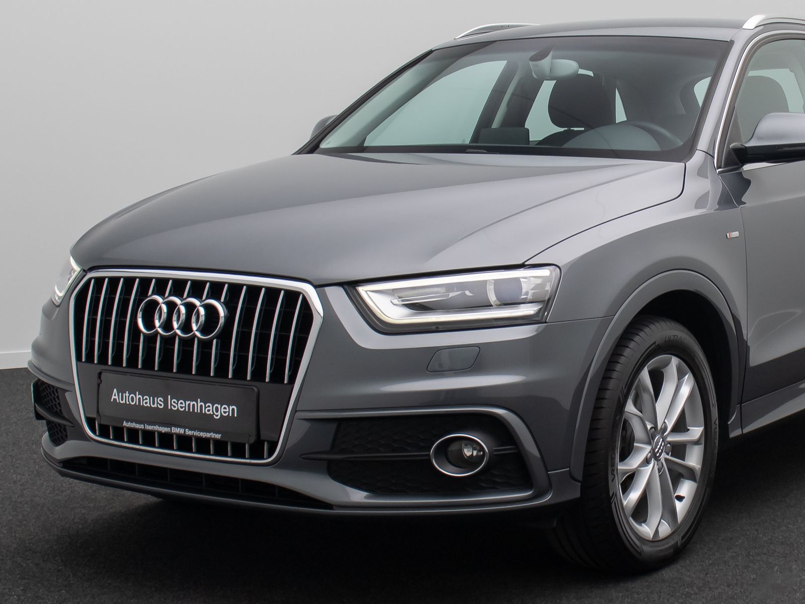 Fahrzeugabbildung Audi Q3 1.4 S Line Tempomat PDC BiXenon Sportsitz 18"