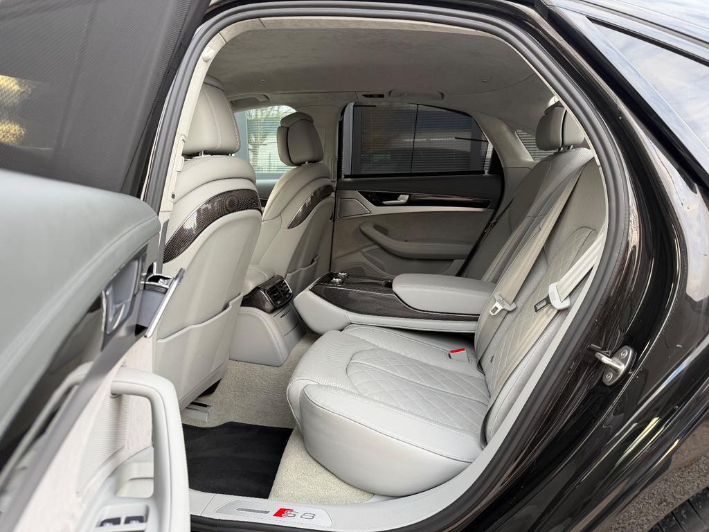 Audi S8