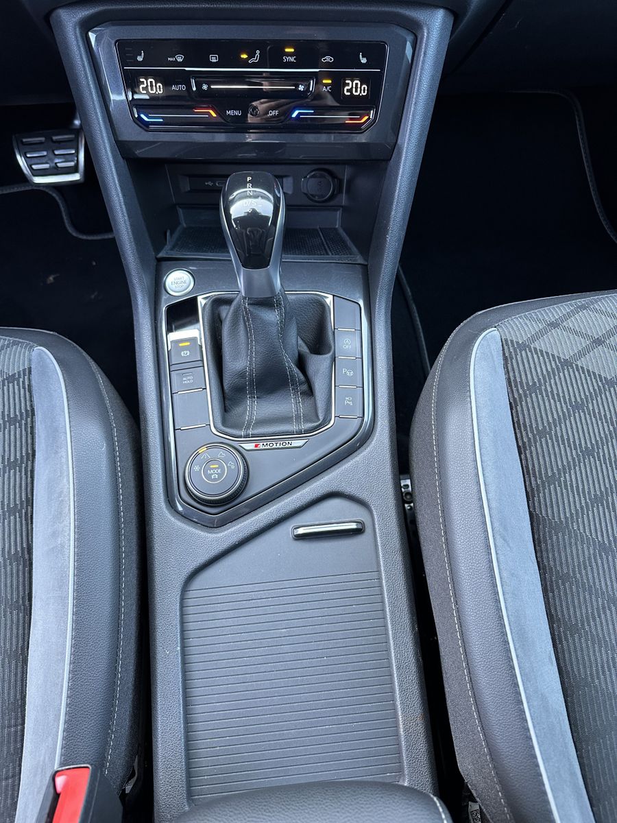 Fahrzeugabbildung Volkswagen Tiguan Allspace 4M R-Line Black NAV+LED+AHK+360°
