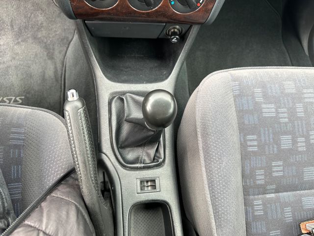 Toyota Avensis  1.8 Linea Sol