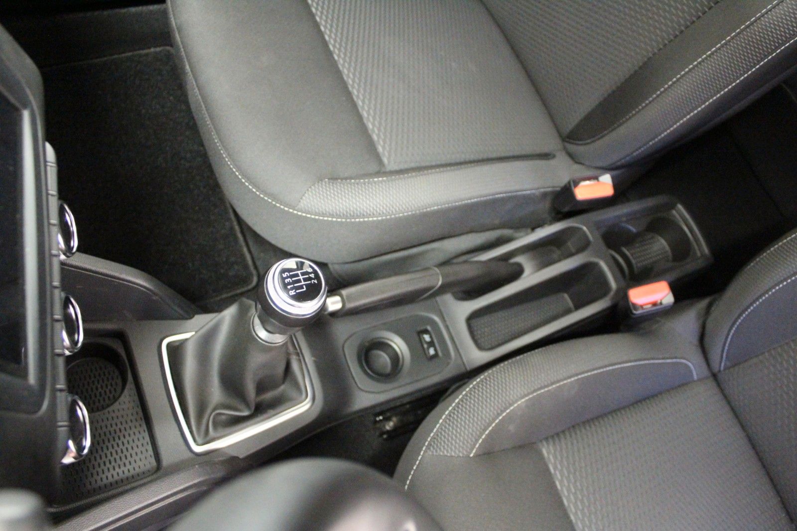 Fahrzeugabbildung Dacia Duster TCe 130 Urban 2WD *Klima*Sitzhzg*