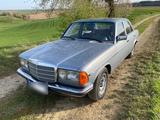 Mercedes-Benz sehr schöner Mercedes W123 mit fantastisch... - Mercedes-Benz G 280 von privat
